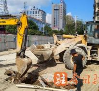 看日B毛片高温下的坚守｜道路建设者用汗水铺就畅通路